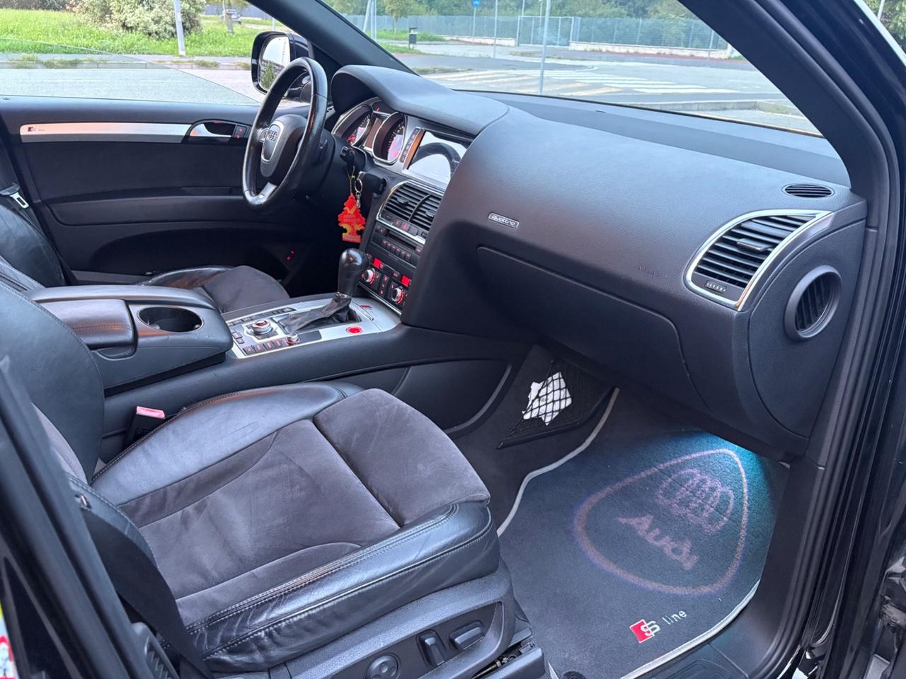 Audi Q7 3.0 TDI 233CV Sline 7Posti quattro