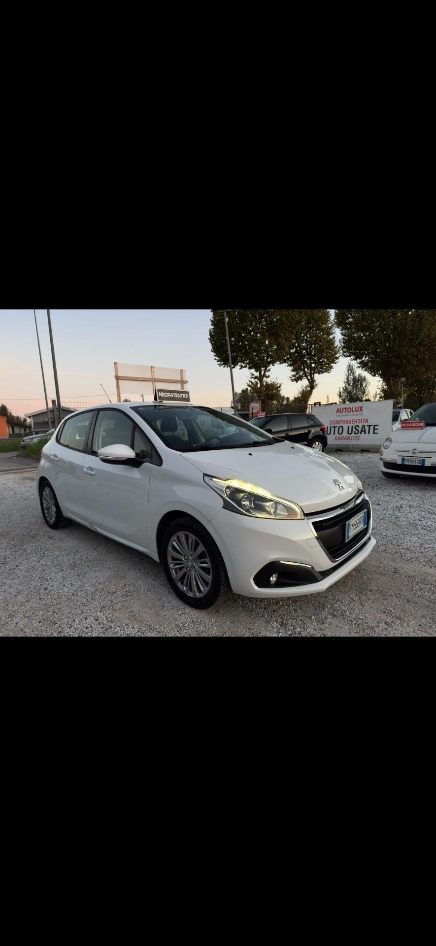 Peugeot 208 PureTech 82 5 porte Allure