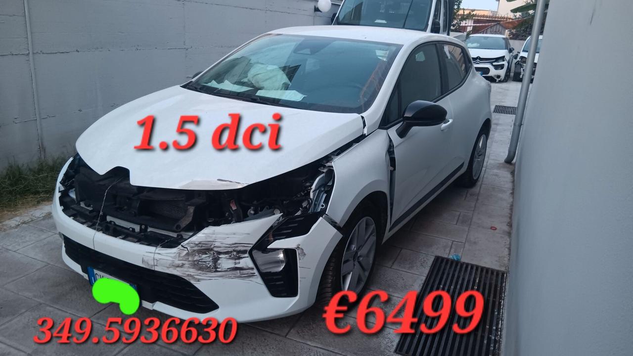 Renault Clio incidentata sinistrata mondialcars 024