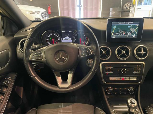 MERCEDES-BENZ A 180 d Sport **XENON/NAVI/UNICOPRO**