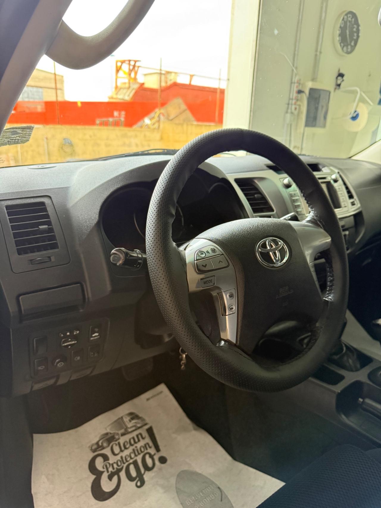 Toyota Hilux 3.0 D-4D aut.4WD 4p. DC Stylex