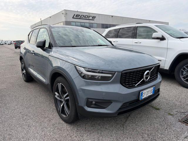 VOLVO XC40 T5 Recharge Plug-in Hybrid R-design