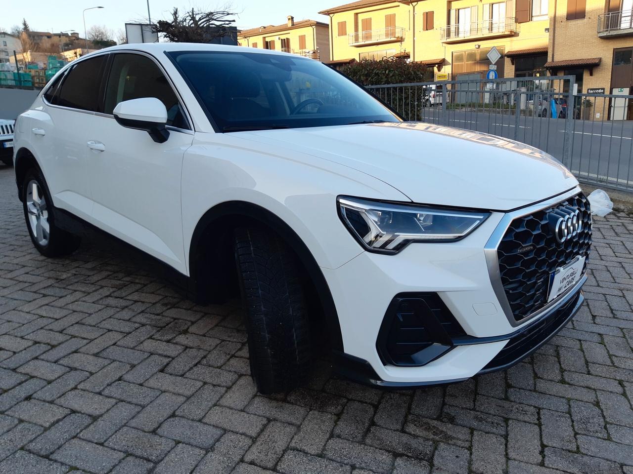 Audi Q3 40 TDI quattro S tronic Business Advanced