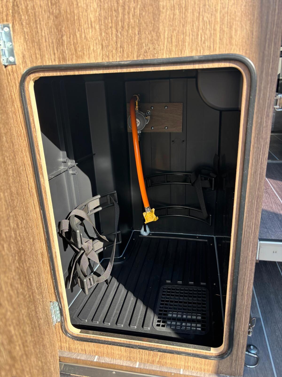 Ci International Kyros Duo Elite camper
