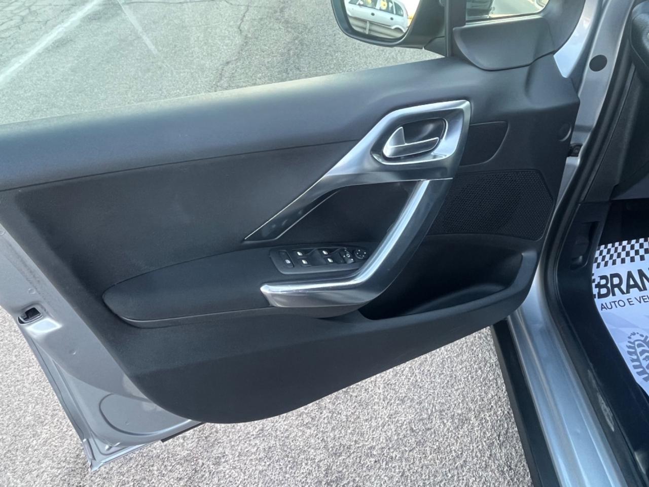 Peugeot 2008 BlueHDi 100 Allure Unipro 2015