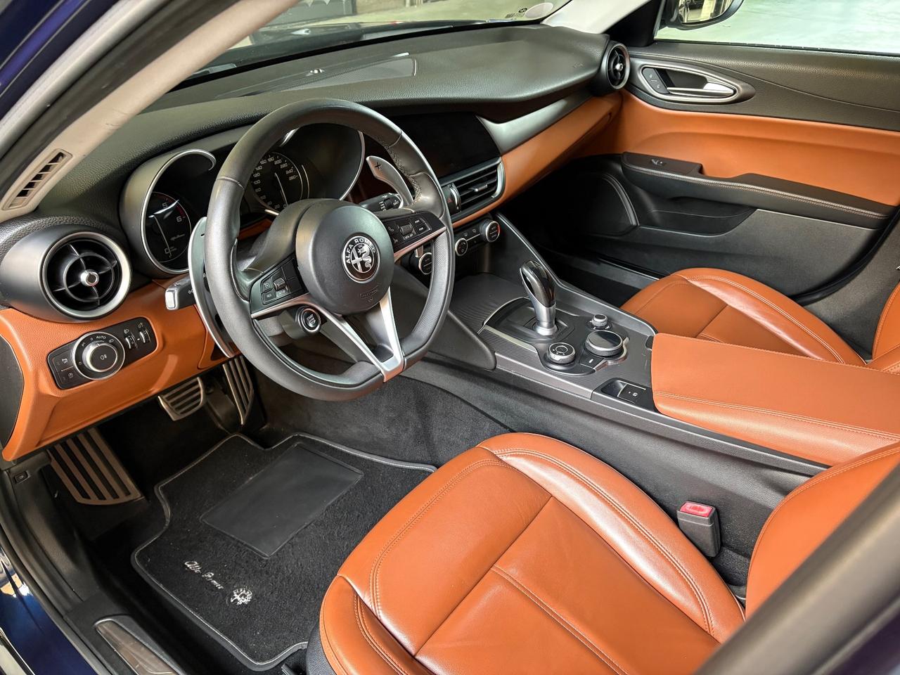 Alfa Romeo Giulia 2.2 Q2 Turbodiesel 180 CV AT8 Business Sport Launch Ed.