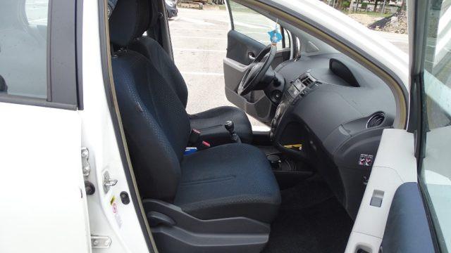 TOYOTA Yaris 1.300 100 cv, 5 porte, versione "Sol", Garanzia..