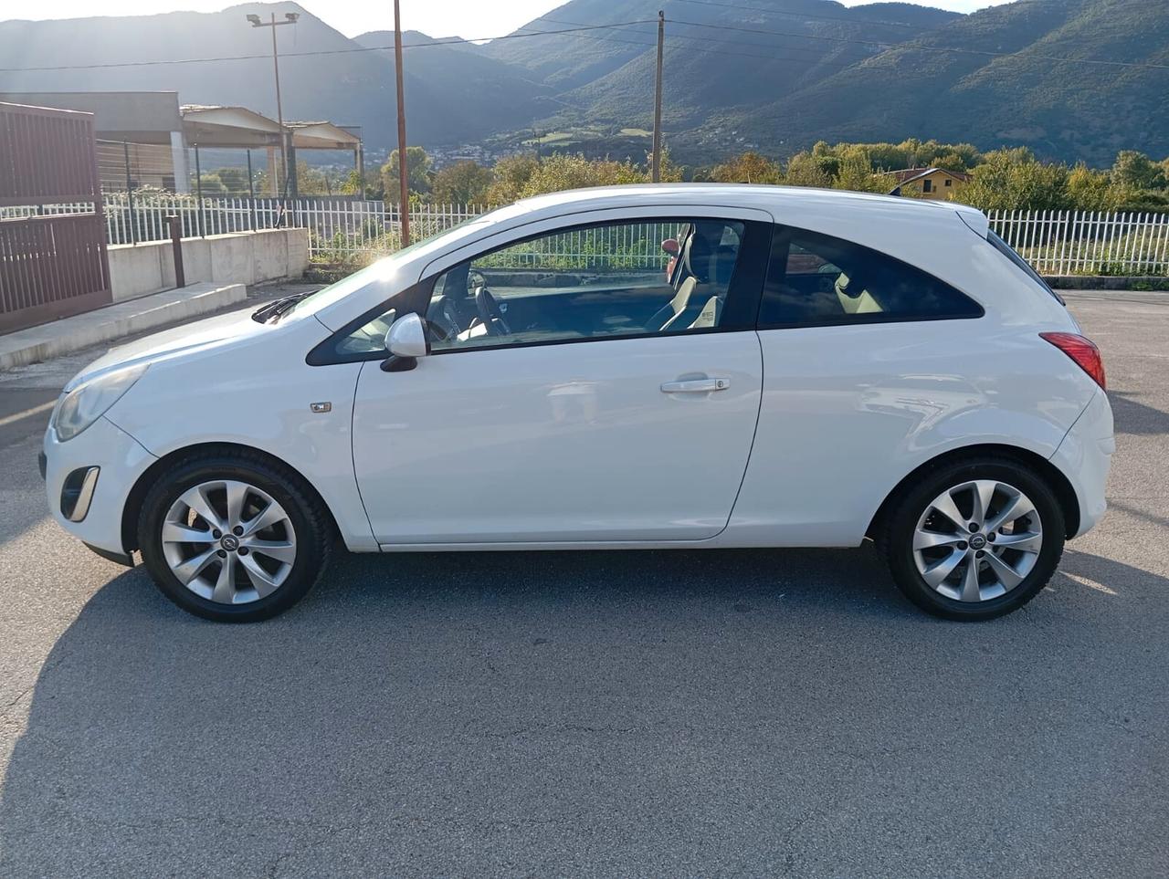 Corsa 1.2 GPL KM CERTIFICATI