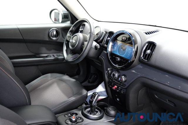 MINI Countryman 1.5 COOPER ESSENTIAL AUTOMATICA