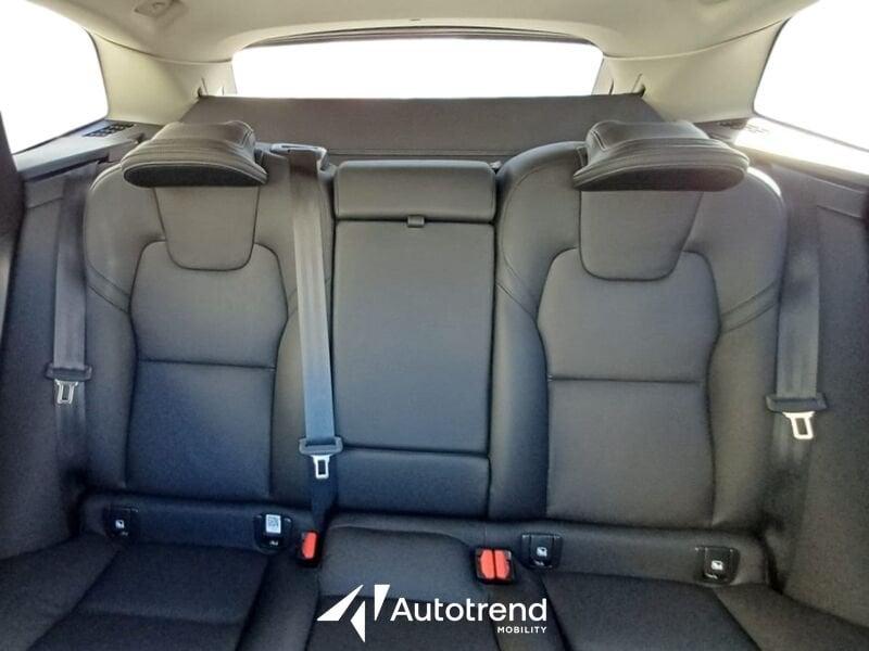 Volvo XC60 B4 197+14 CV AWD Automatica Mild Hybrid Diesel Plus Dark N1 Autocarro