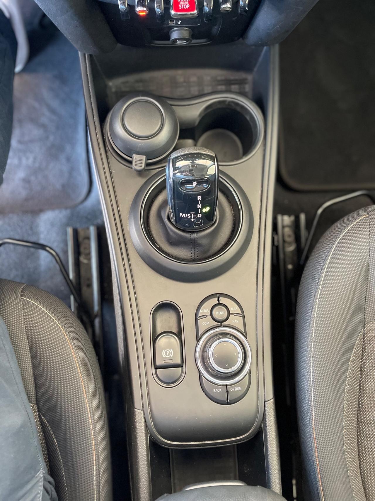 Mini One Countryman Automatica Total Black