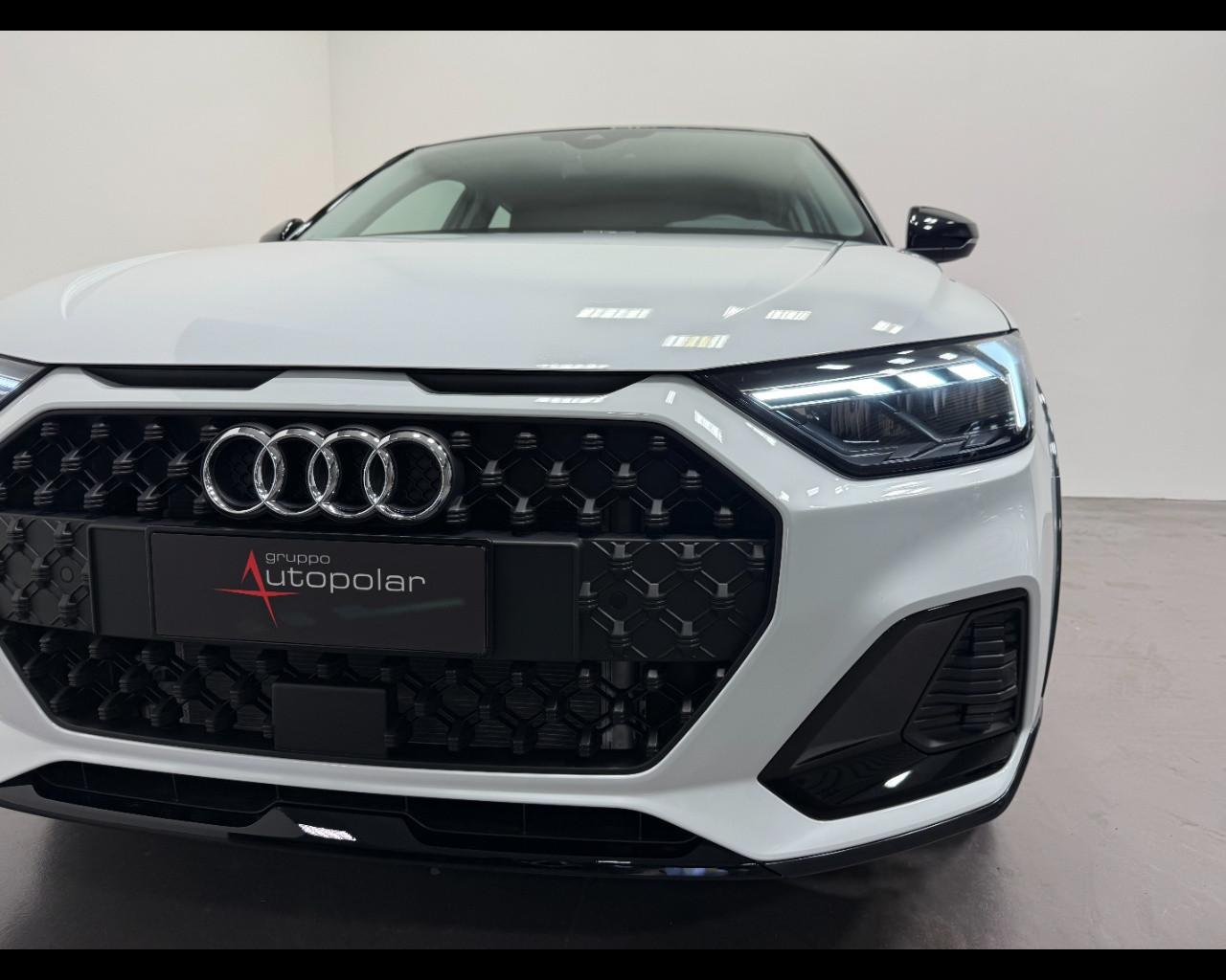 AUDI A1 ALLSTREET 30 TFSI S-TRONIC IDENTITY CONTRAST