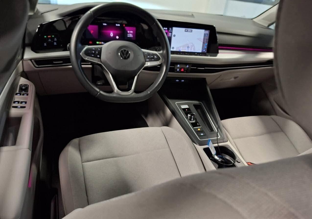 Volkswagen Golf 1.5 eTSI DSG virtual cockpit