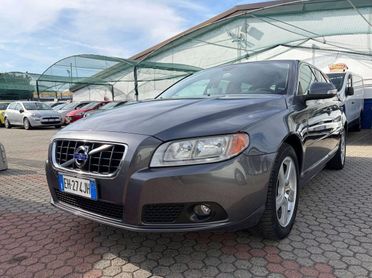 VOLVO V70 V70 III 2.0 d3 Summum geartronic E5