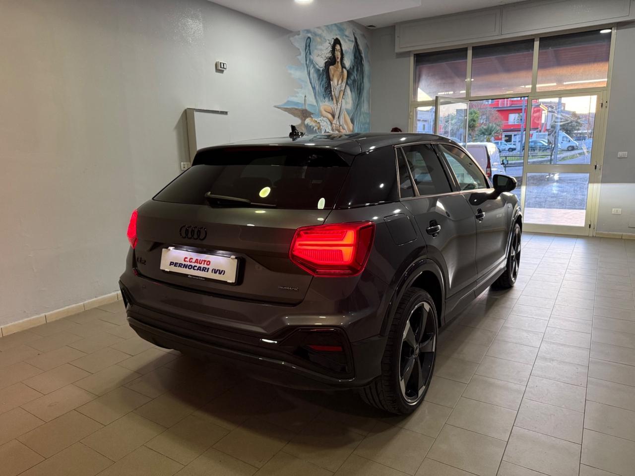 Audi Q2 40 TFSI quattro S tronic Identity Black