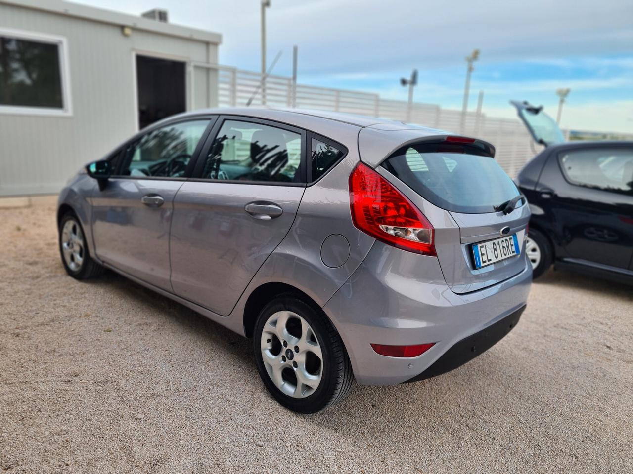 Ford Fiesta 1.4 TDCi 70CV 5 porte Titanium