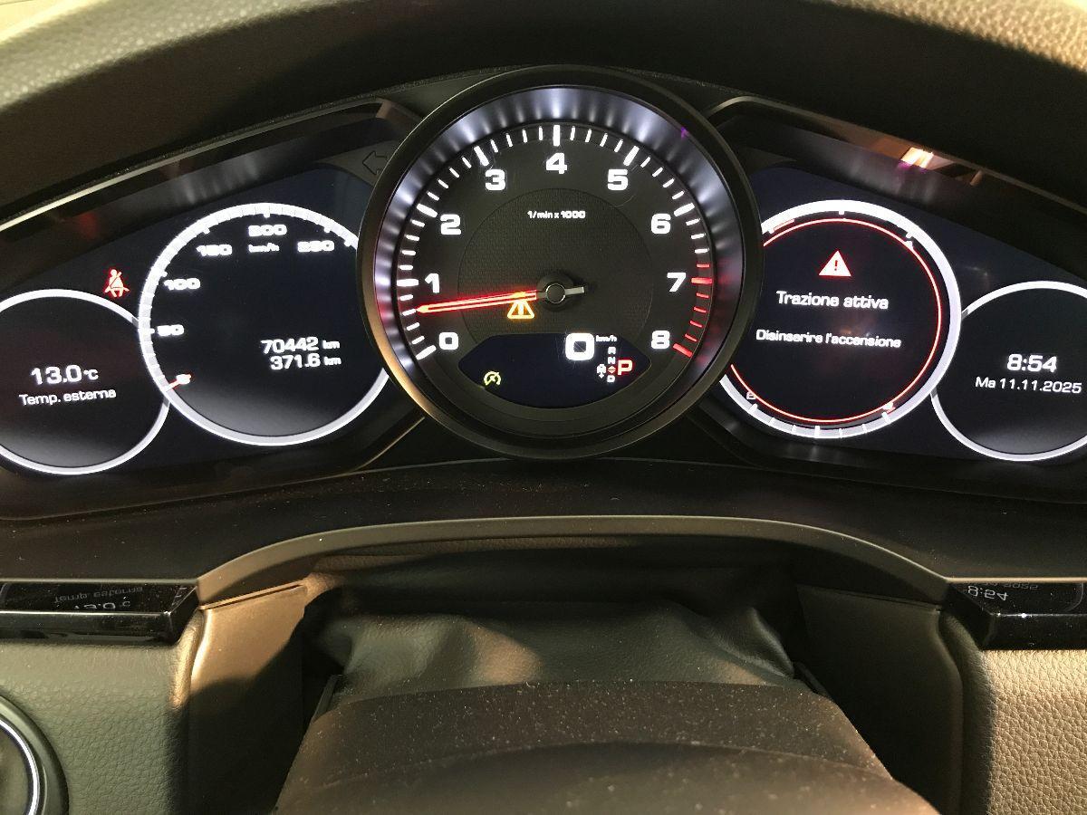 PORSCHE Cayenne 3.0 V6