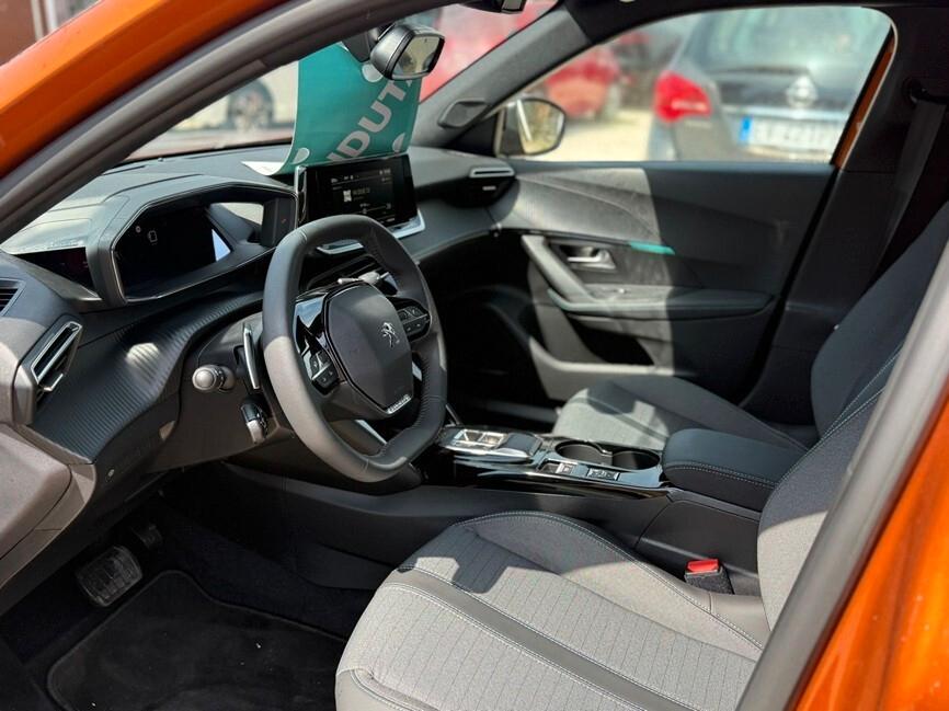 Peugeot 2008 BlueHDi 130 S&S EAT8 Allure