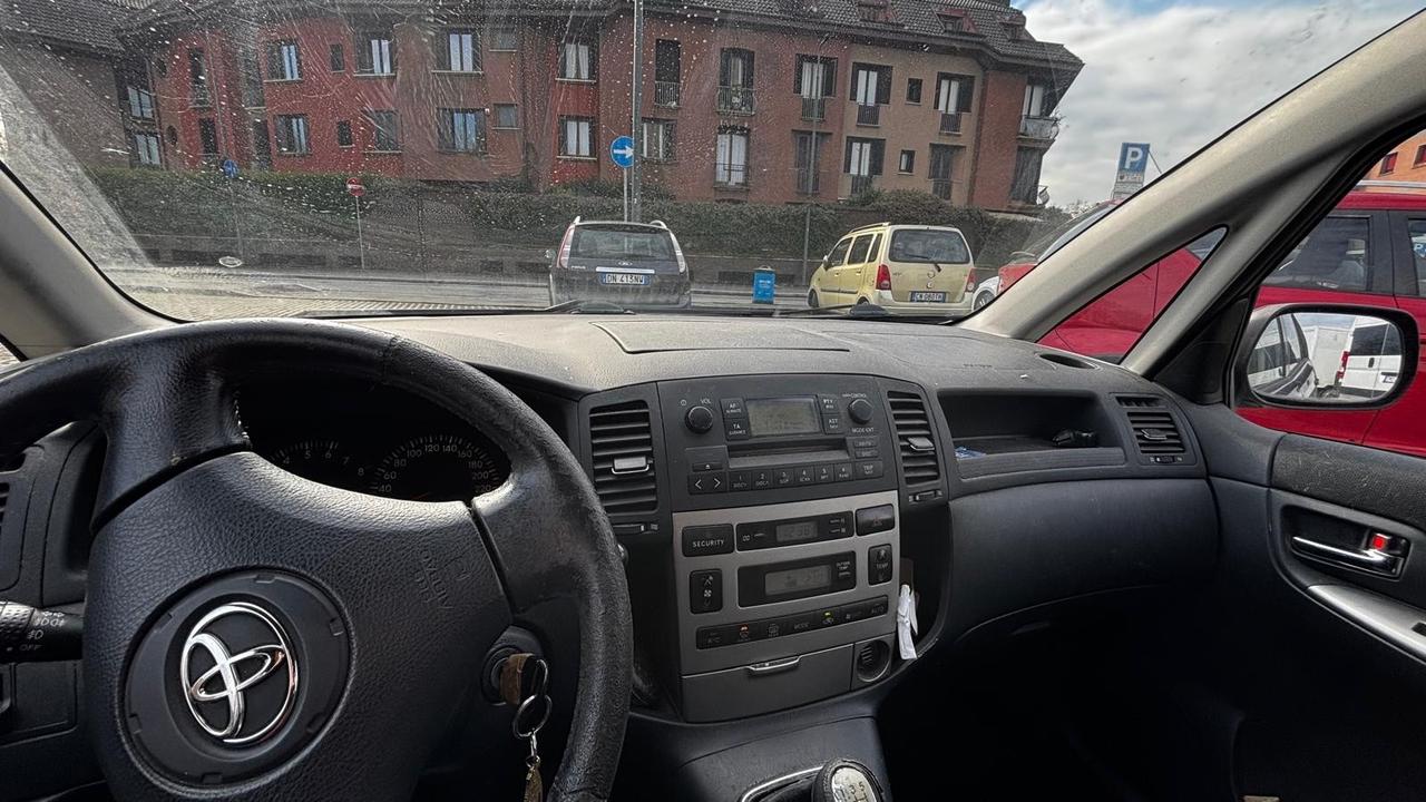 Toyota Corolla Verso 1.8 Benzina 136 CV