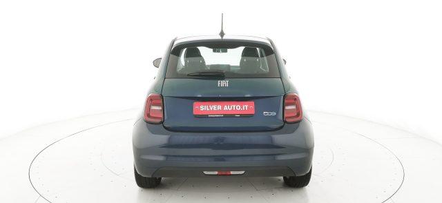 FIAT 500e Berlina 42 kWh La Prima