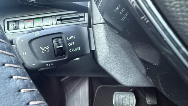 PEUGEOT 3008 HYBRID 136CV e-DCS6 ALLURE PACK*CARPLAY*C.L.18