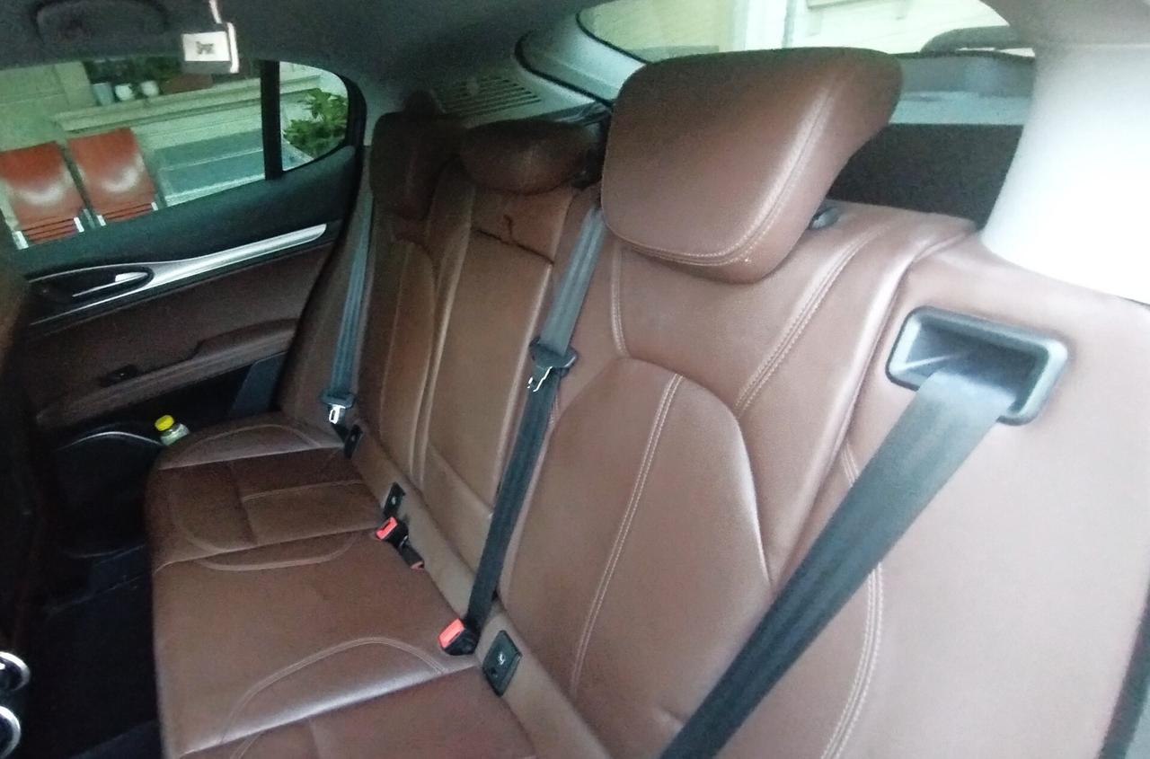 Alfa Romeo Stelvio 2.2 Turbodiesel 210 CV AT8 Q4 Executive