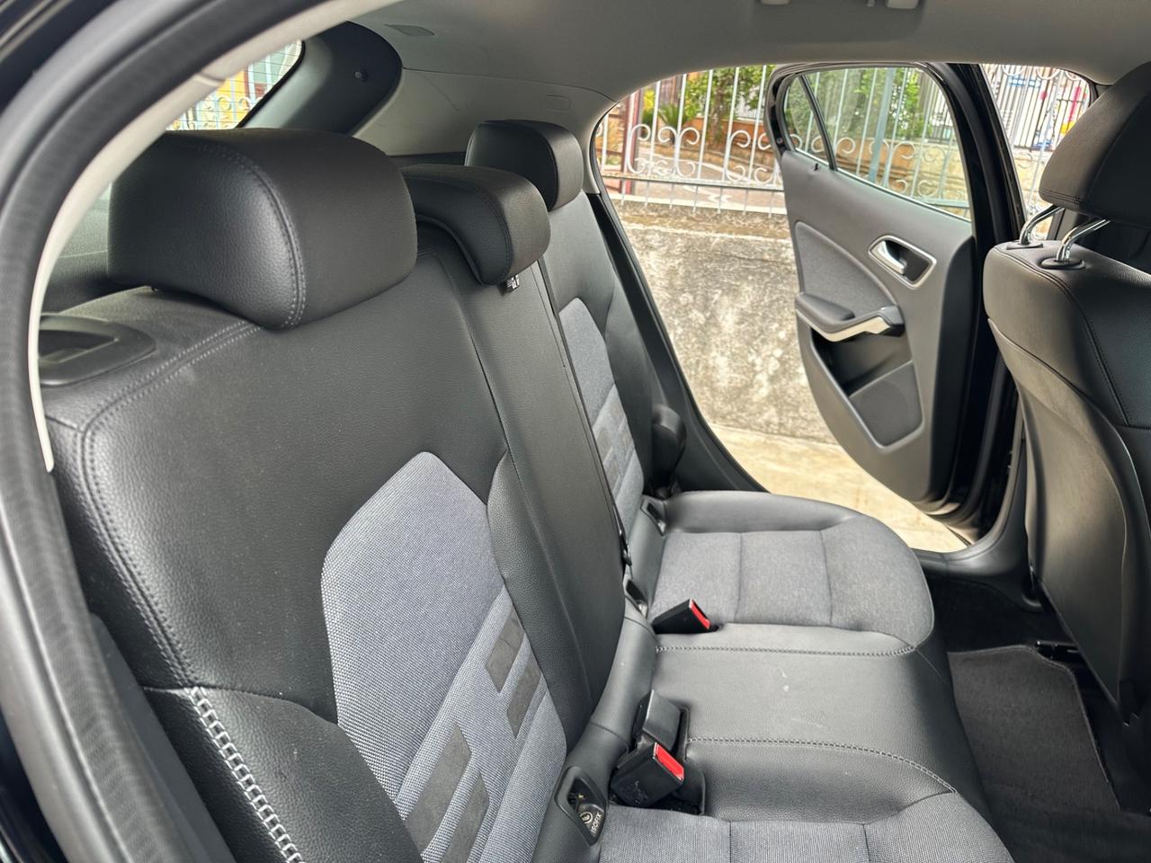 Mercedes-benz GLA 180 d Business