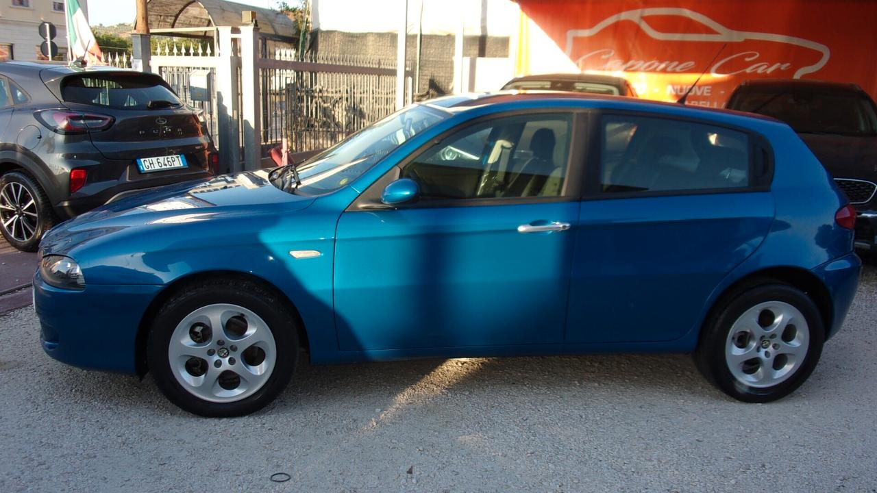 Alfa Romeo 147 1.6 16V TS (105) 5 porte Distinctive