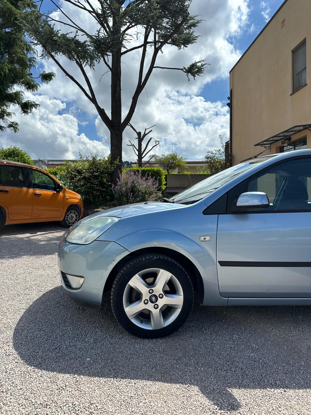 Ford Fiesta 1.4 TDCi 3p. Ghia ok neopatentati