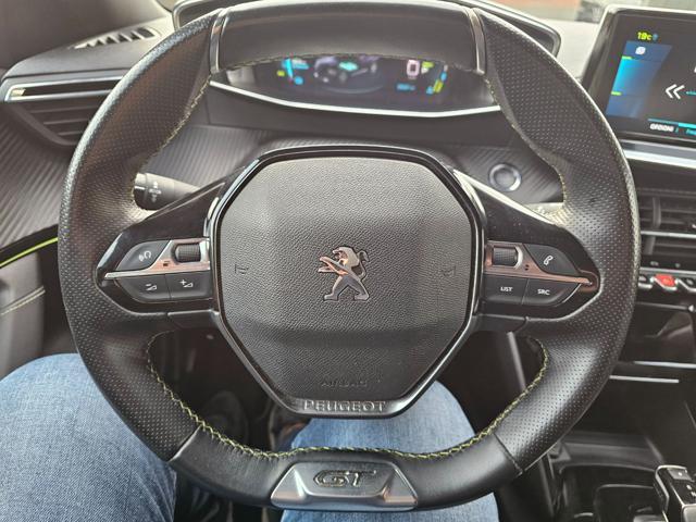 PEUGEOT 2008 motore elettrico 136 CV GT