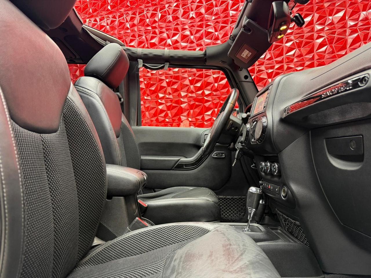 Jeep Wrangler Unlimited 2.8 CRD DPF Sahara Auto Night Eagle