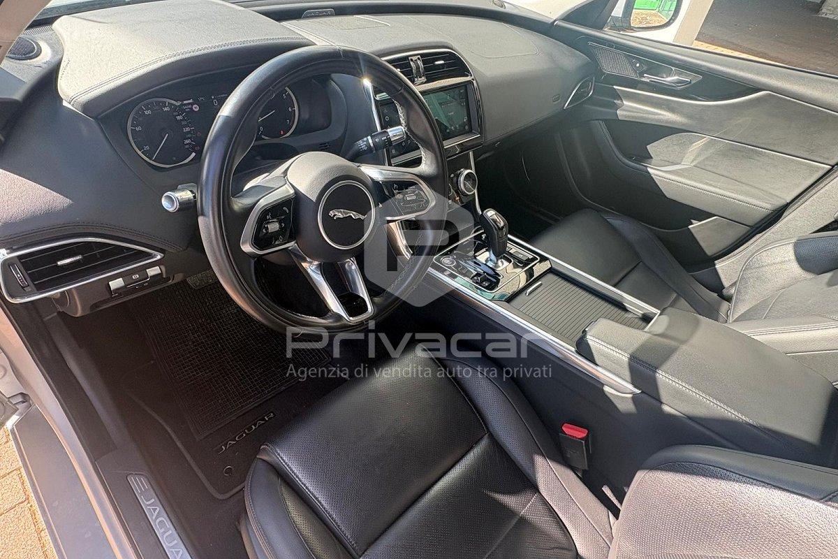 JAGUAR XE 2.0 250 CV aut. SE