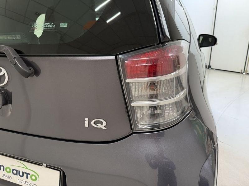Toyota iQ iQ 1.0 Lounge (high) CVT