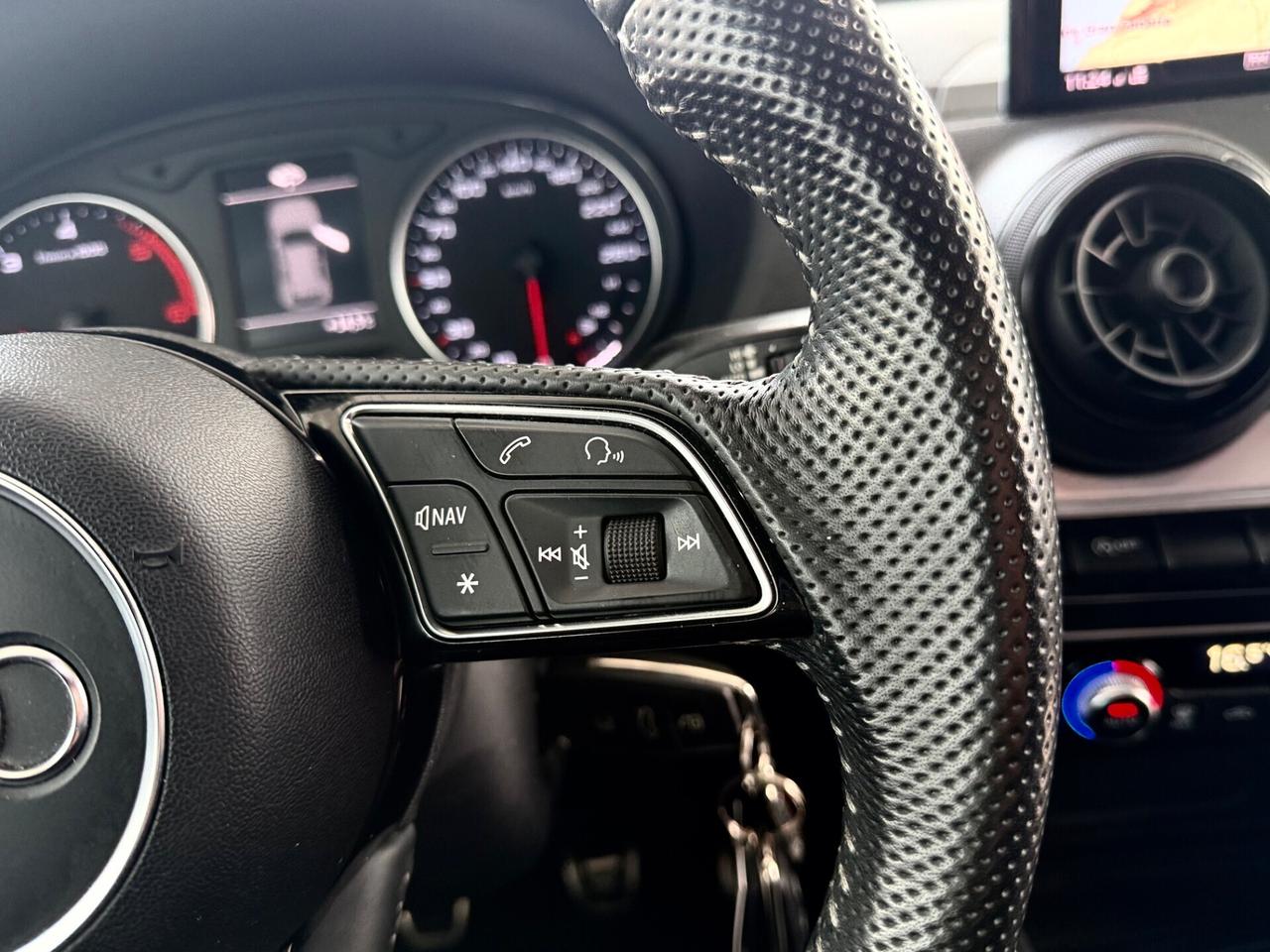 AUDI Q2 1.6 TDI S LINE Edition*LED*NAVI