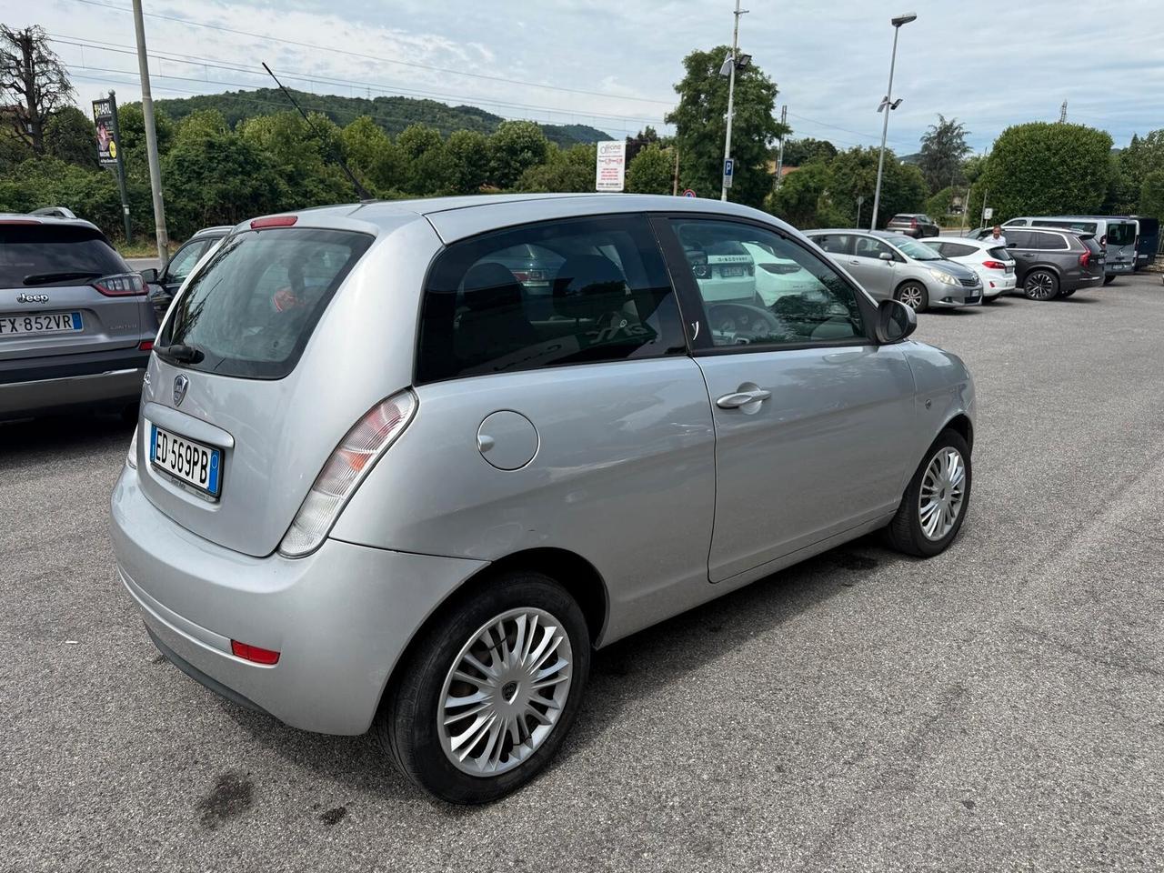 Lancia Ypsilon 1.2 Argento