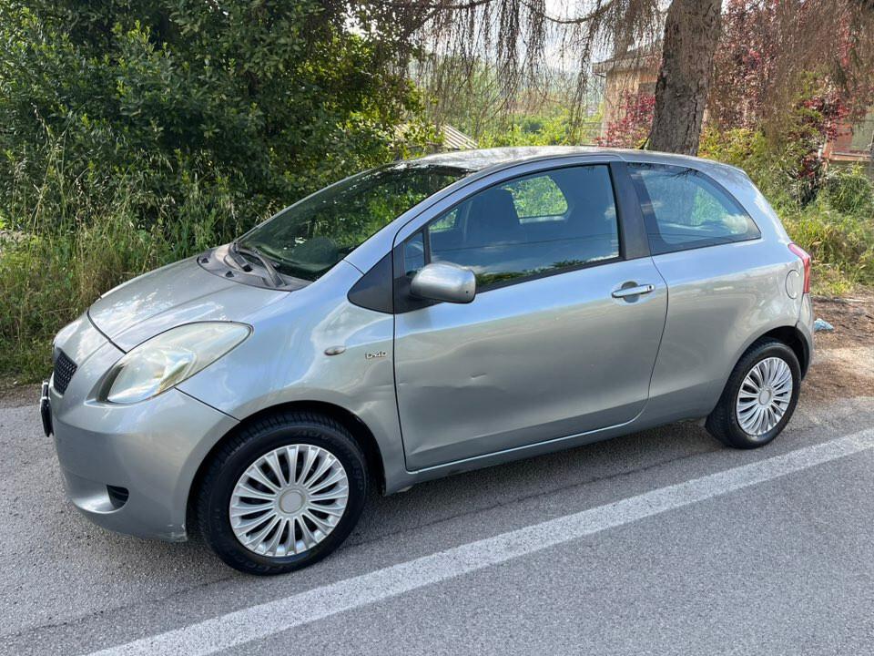 Toyota Yaris 1.4 D-4D 90CV 3 porte Sol