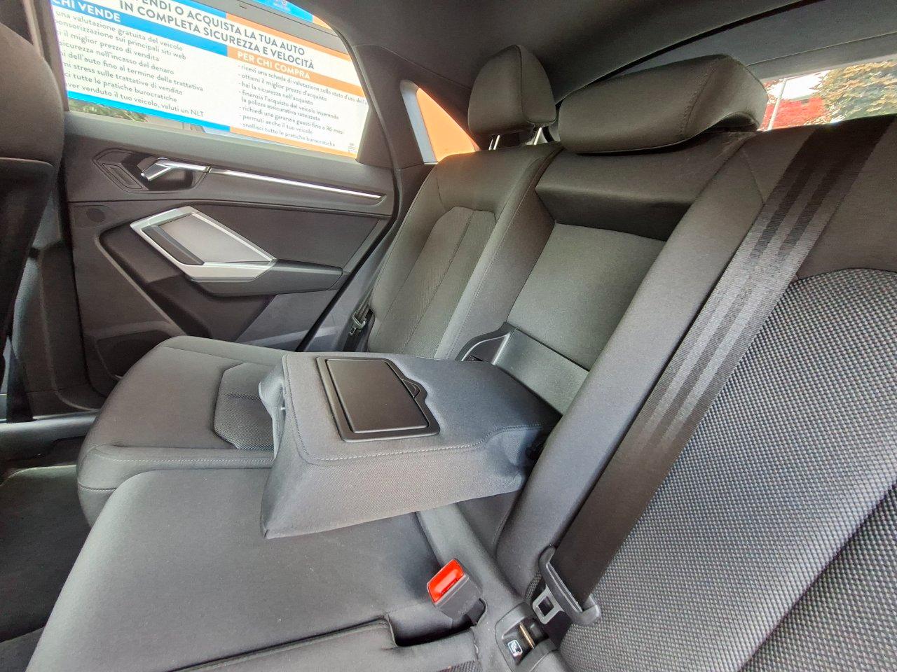 Audi Q3 Sportback 35 2.0 tdi S line 4 con gancio unicoproprietario