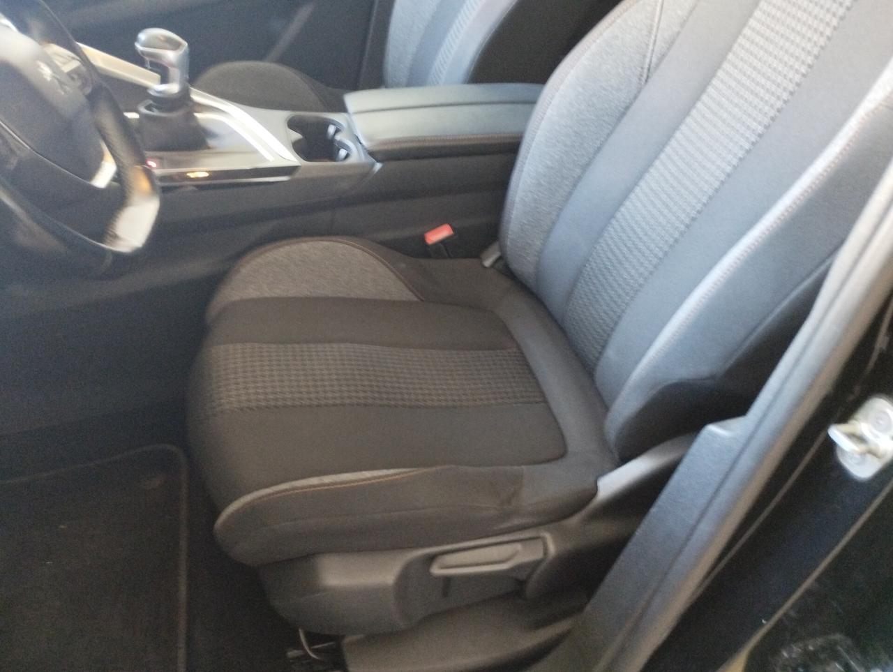 Peugeot 3008 BlueHDi 130 S&S Business