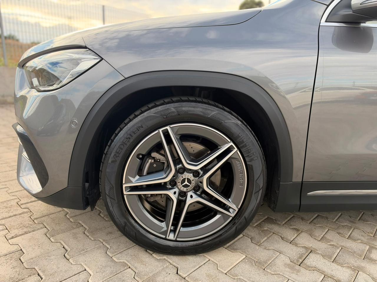 MERCEDES GLA 200D PREMIUM AMG 150CV