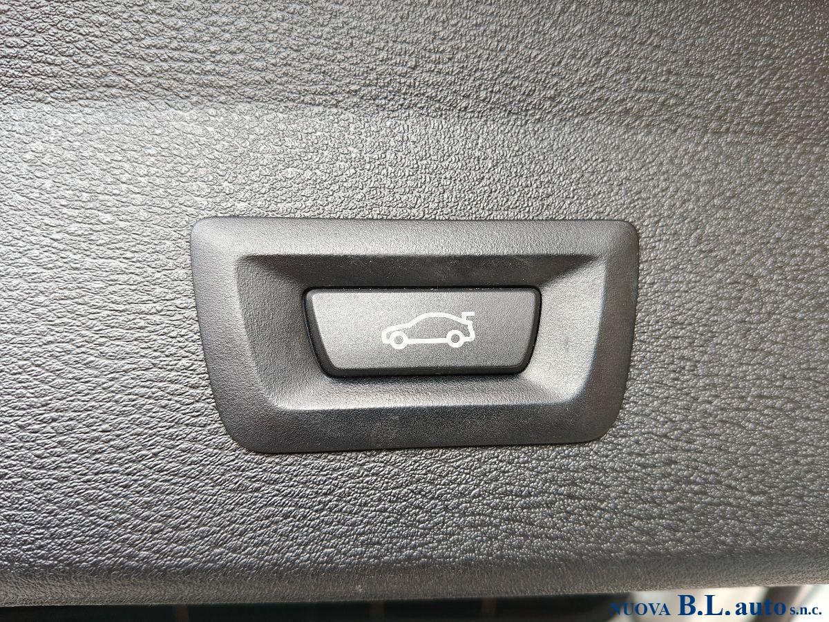 BMW - X1 - xDrive20d xLine