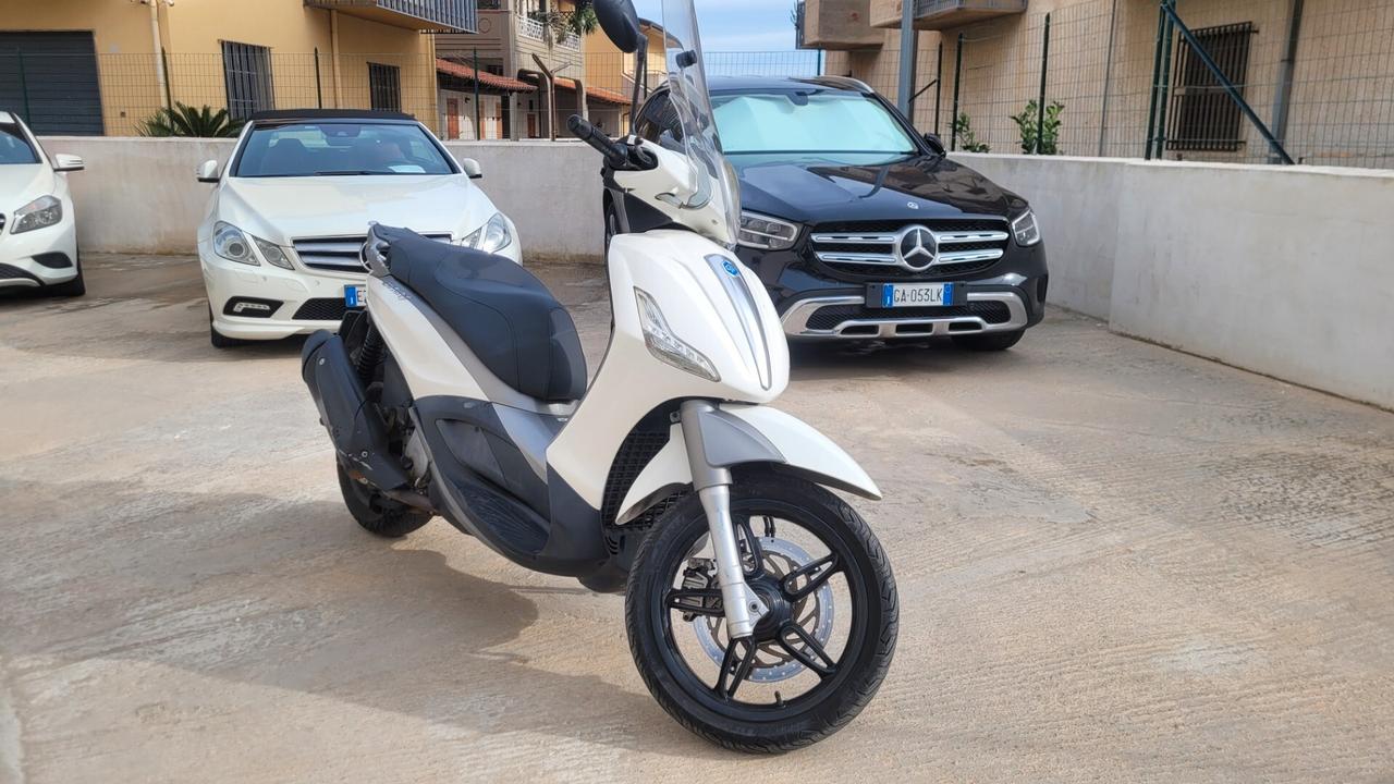 Piaggio Beverly 350