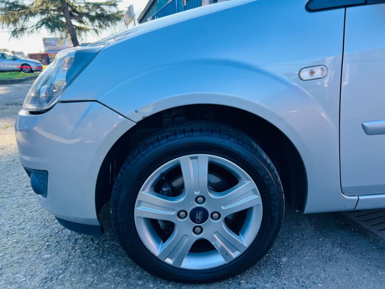 Ford Fiesta 1.2 16V 3p. Ghia