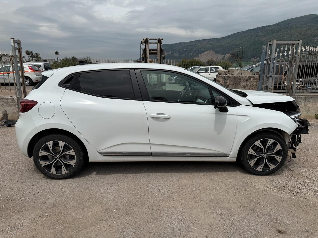 RENAULT CLIO 2023 1.6 HYBRID *AUTOM * AIRB OK