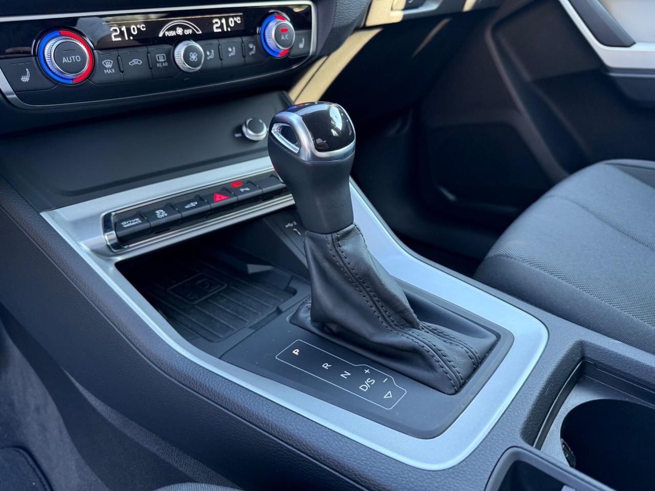 Audi Q3 45 TFSI e S tronic Business