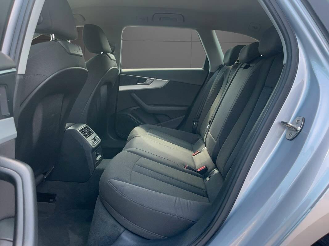 Audi A4 Avant 35 2.0 tdi 150cv s-tronic