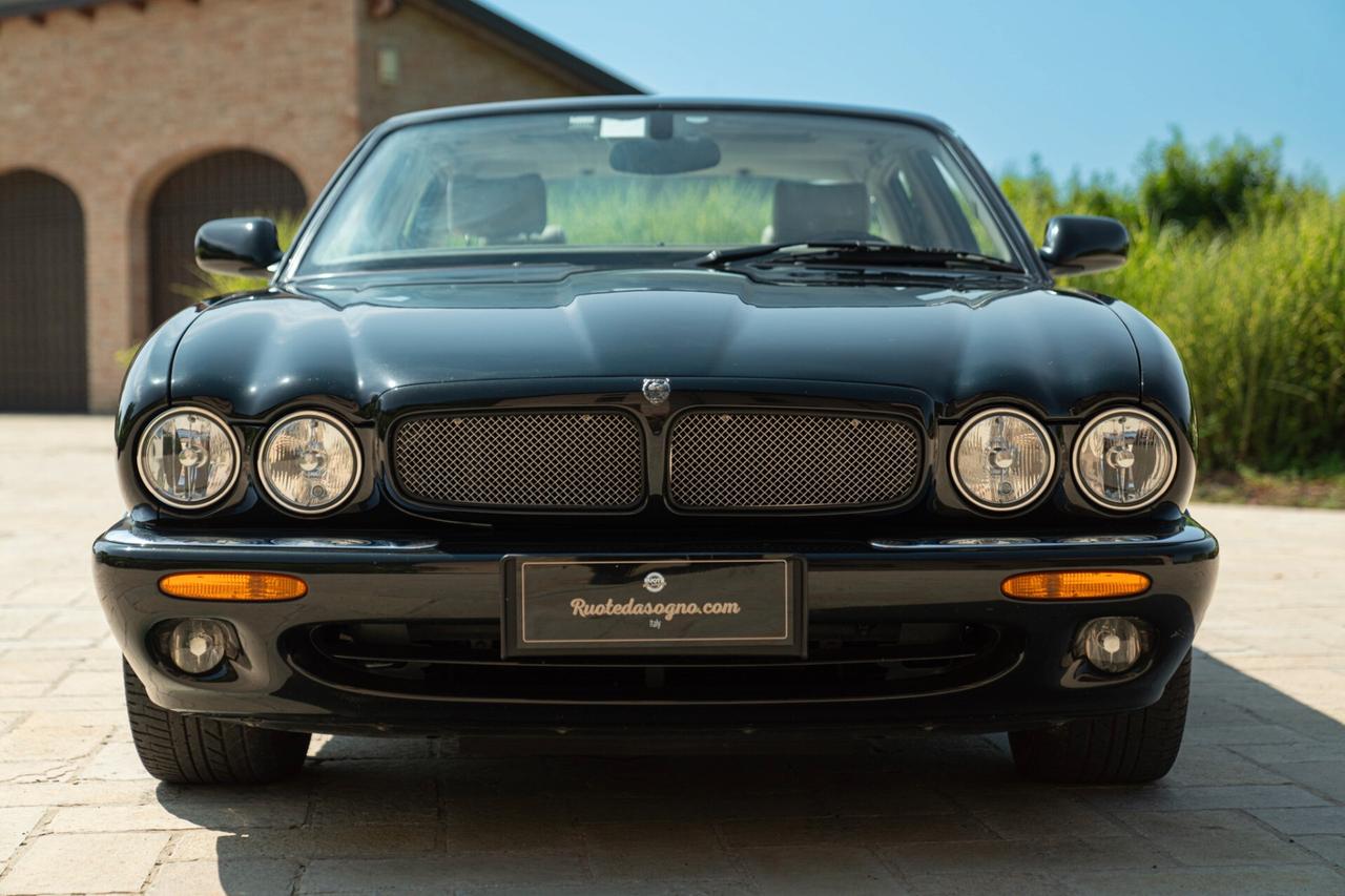 JAGUAR XJR - JAG00067