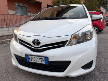 Toyota Yaris 1.0 benz unico proprietario