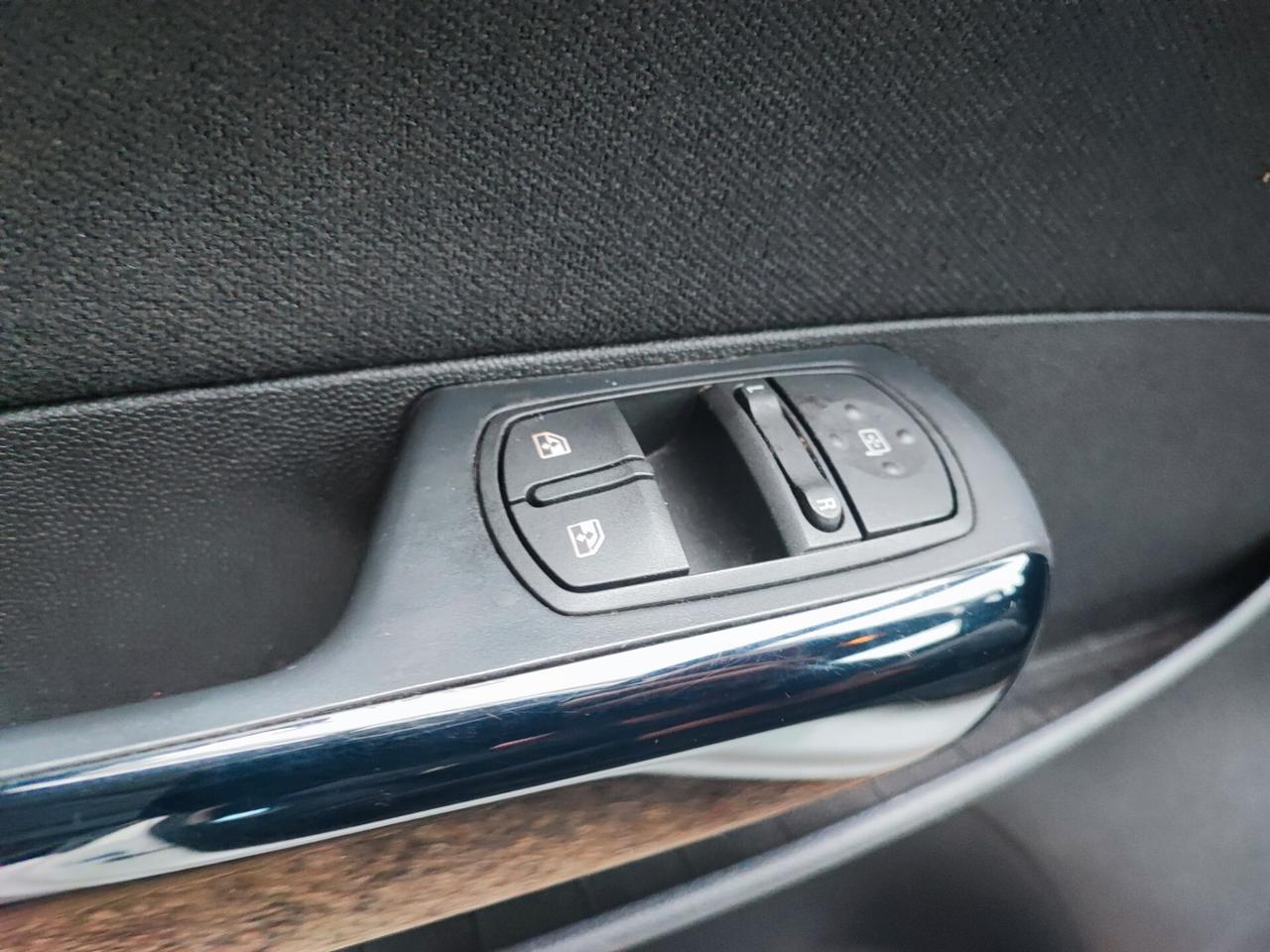 Opel Corsa 1.2 GPL-TECH b-color