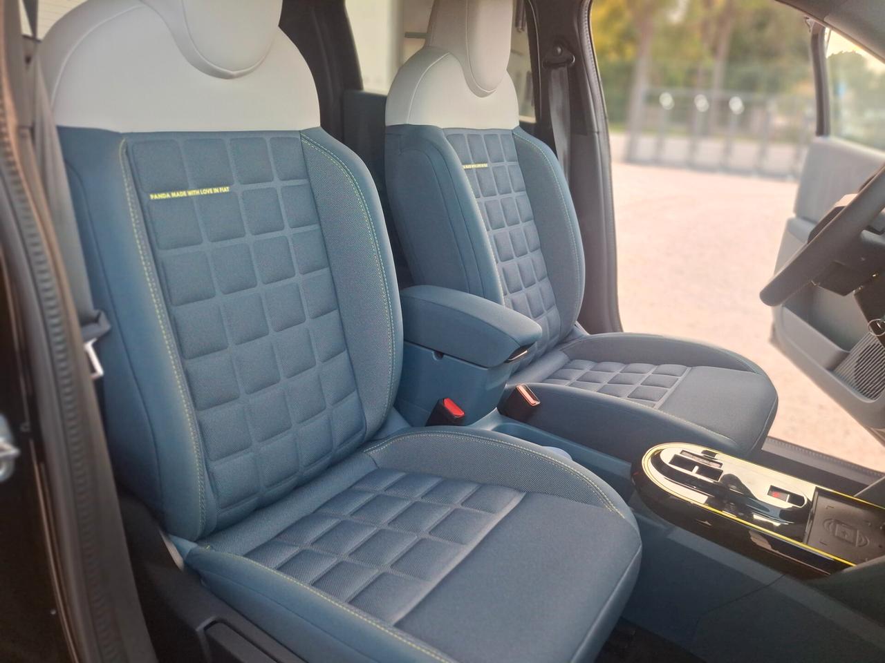 Fiat Grande Panda 1.2 Hybrid La Prima