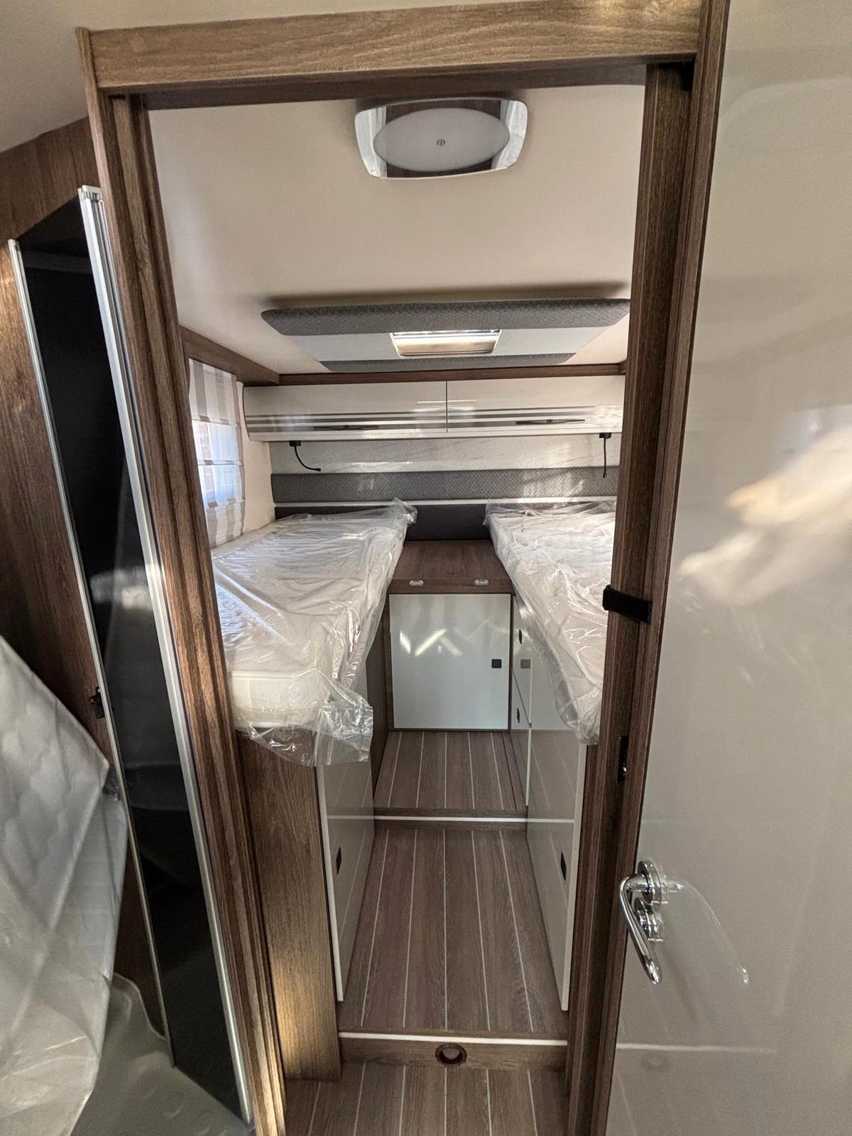 Ci International Magis 87 Integral Selekt camper